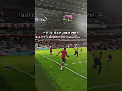 What energy 🔥 #ligue1 #football #sports #psg #footballshorts #soccer #mbappe #skills #shorts