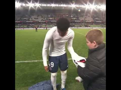 Be kind 🥹🫶 #football #ligue1 #sports #psg #footballshorts #foot #ligue1mcdonalds #soccer #shorts