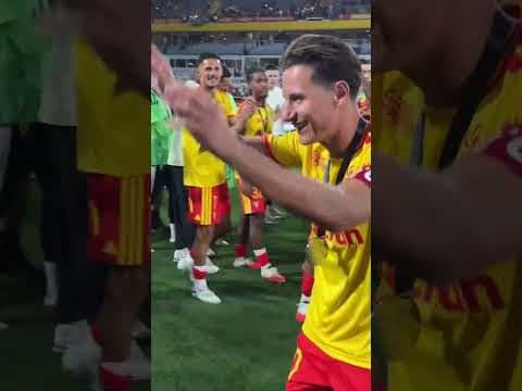 Team spirit 😂🤝 #football #ligue1 #foot #sports #edit #psg #ligue1mcdonalds #lens #thauvin #soccer