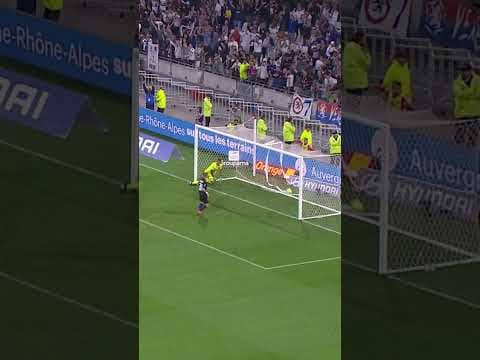 Memphis Depay ⚽​⚽​​⚽​ #football #ligue1 #sports #foot #footballshorts #soccer #skills #goals #shorts