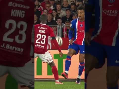 Things aren’t always what they seem…😳 #football #ligue1 #sports #psg #footballshorts #soccer #skills