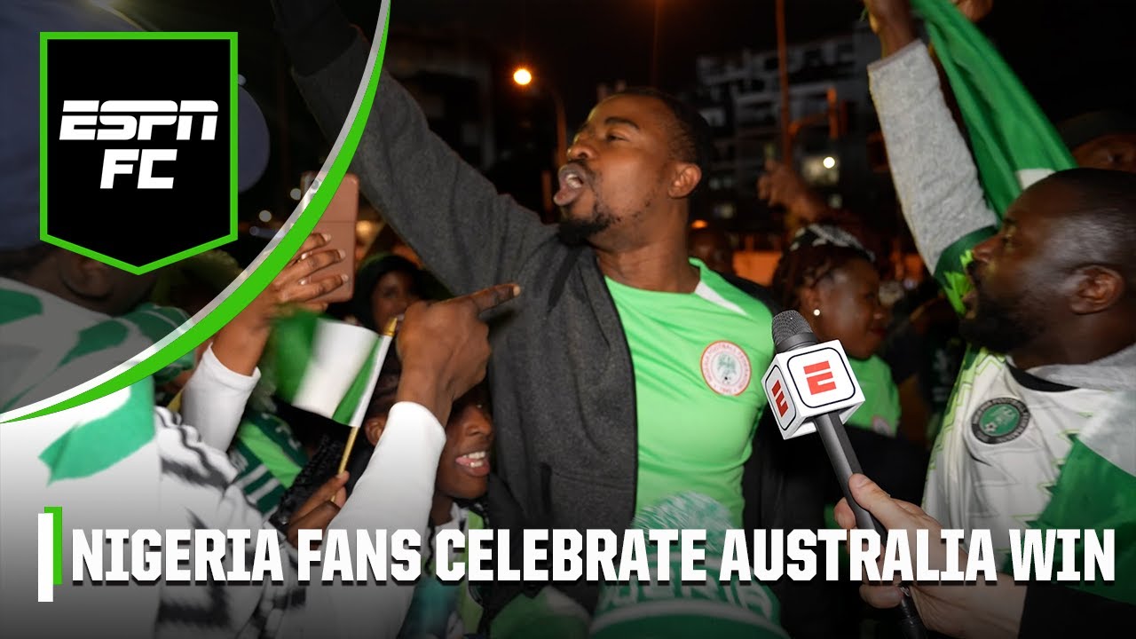 célébrations endiablées des fans nigérians après la victoire mémorable contre l’australie ! 🎉 🇳🇬 🇳🇬